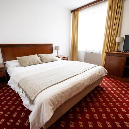 Hotel Zvezda Murska Sobota Zewnętrze zdjęcie