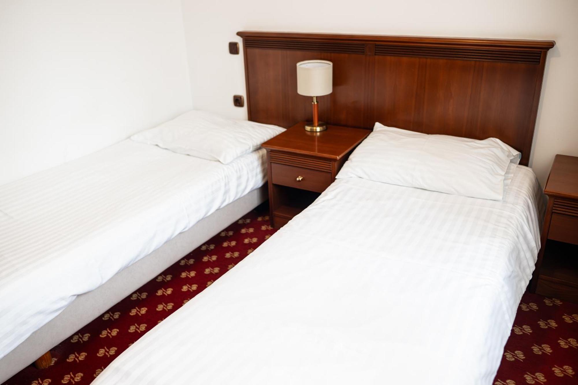 Hotel Zvezda Murska Sobota Zewnętrze zdjęcie