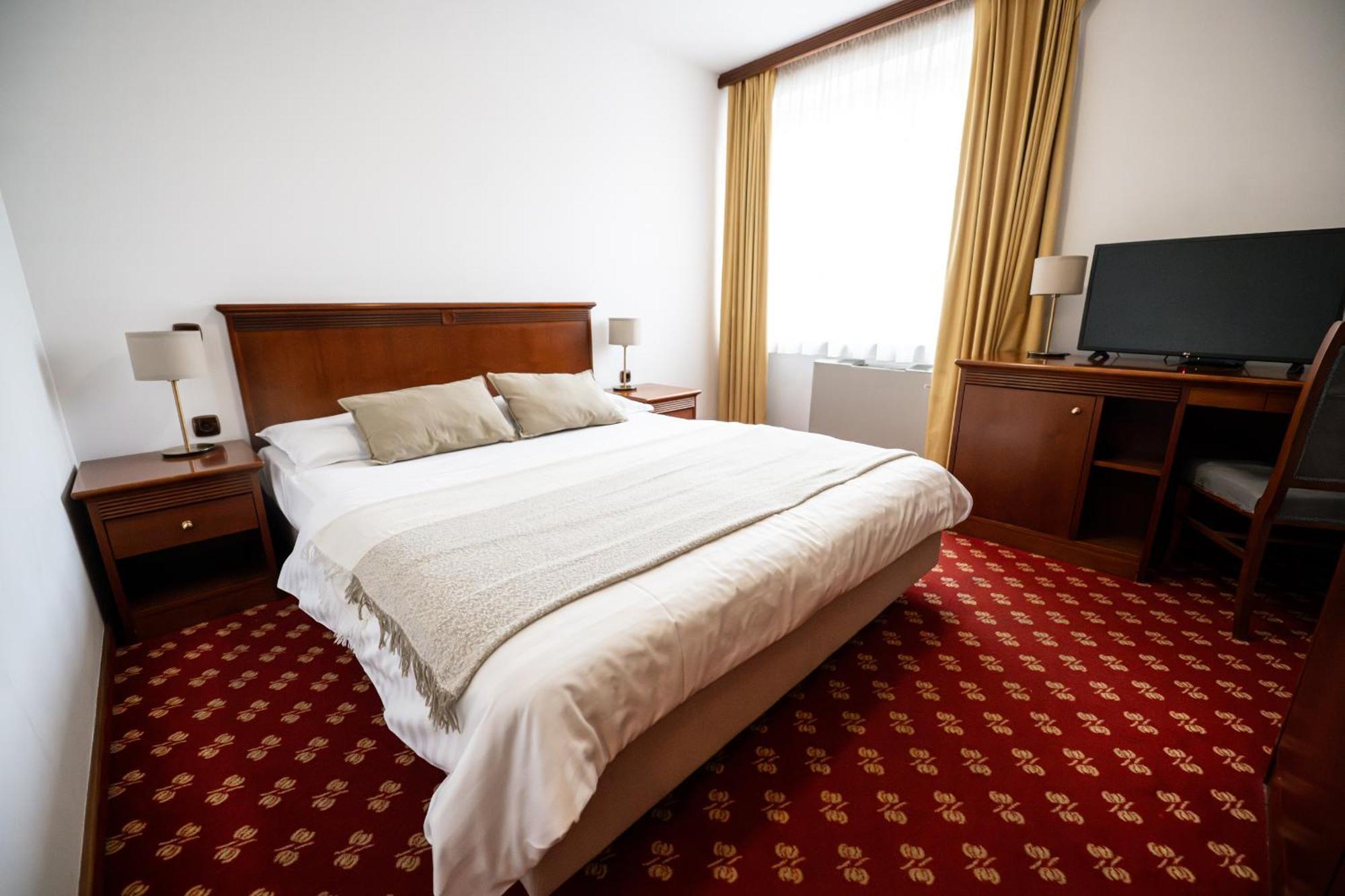 Hotel Zvezda Murska Sobota Zewnętrze zdjęcie
